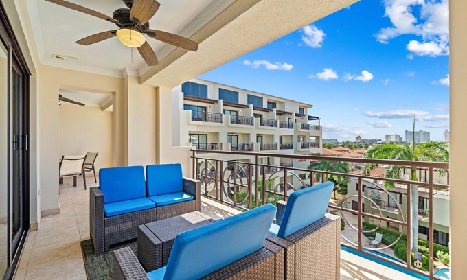 Washington Condominio | RESORT POOL! 2 MIN TO BEACH! BALCONY!