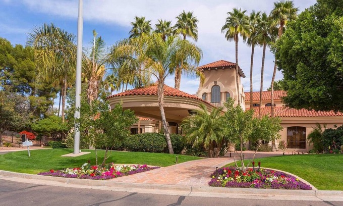 Val Vista Lakes Condominio | Resort Style Condo en alquiler en Beautiful Beach Club Village. Alquiler largo y corto