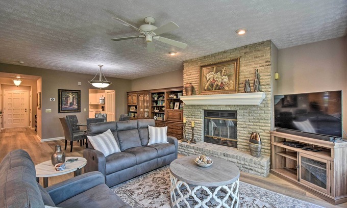 Salem Condominio | Resort-Style Condo w/ Balcony on Lake Keowee