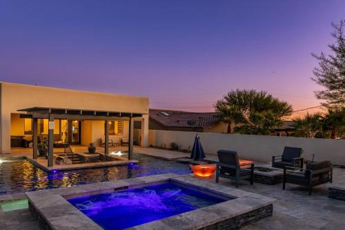 Lake Havasu City Casa | Resort Style Home Swim Up Bar Spa Firepit