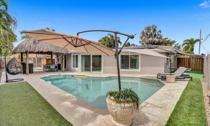 Garden Isles Casa | Resort Style House with Game Room near the Beach