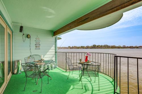 Seven Coves Apartamento | Resort-Style Lake Conroe Retreat with Balcony and View
