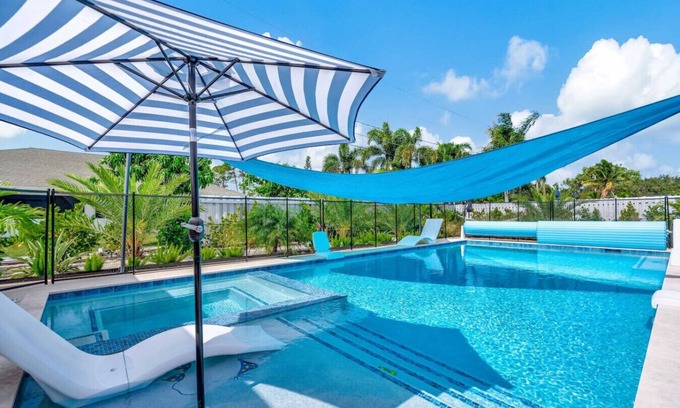 Port Saint Lucie Casa | Resort-Style Modern Retreat *Pet Friendly*