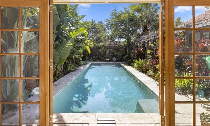 Korora Casa | Resort Style Pool, Walk to Beach, Pool House, Pet-Friendly