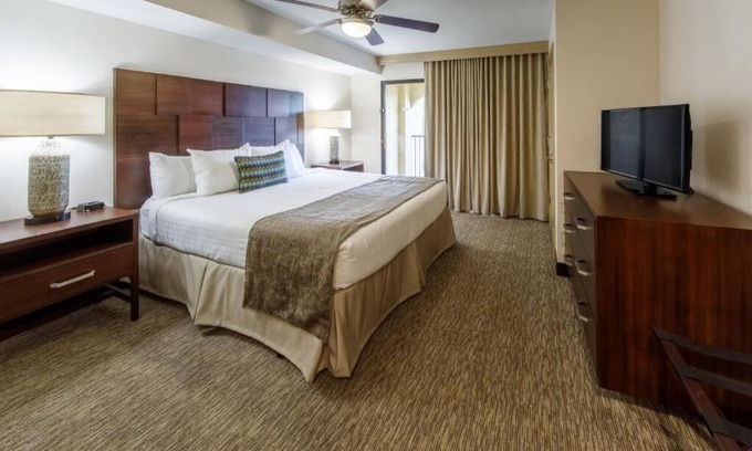 North Scottsdale Hotel | Resort-Style Scottsdale Stay w/ Waterpark, Dining & Game Room