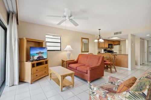 Park Shore Casa | Resort View and Corner Unit