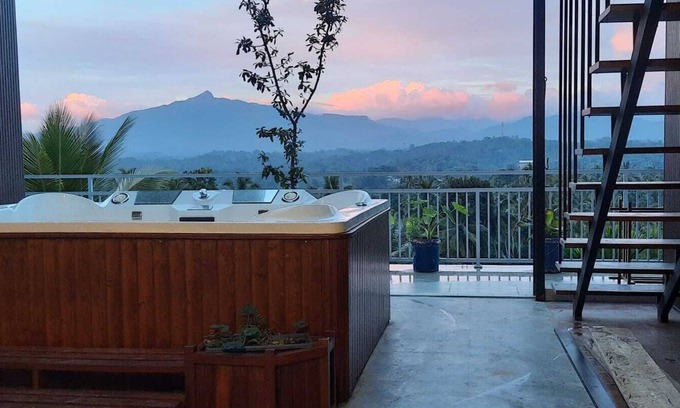Deltota Casa | Resort with 6 bedrooms and AC, WiFi in enchanting Kandy