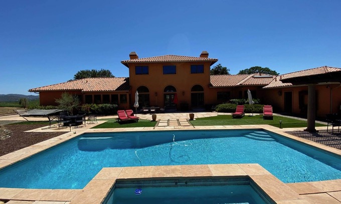 Pope Valley Casa | Resplendent Villa Retreat in the Wine Country