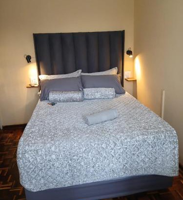 Kempton Park Casa | Rest at 54 Gladiator Guesthouse
