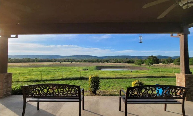 Daisy Casa | ★Rest & Replenish★ | 10min to Lake | Stunning Mountain Views