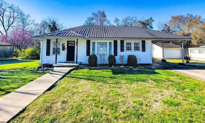 Shelbyville Casa | Rest well at Eden