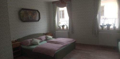 Nova Bystrice Casa | Restaurace a penzion Ubrousku prostři se