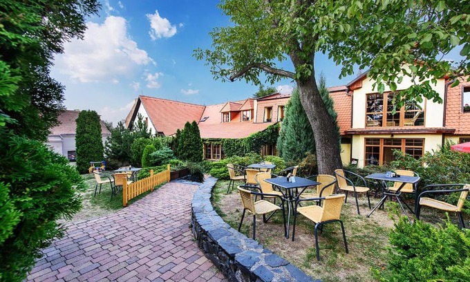 Skutec Casa | Restaurace a Penzion U Palečků