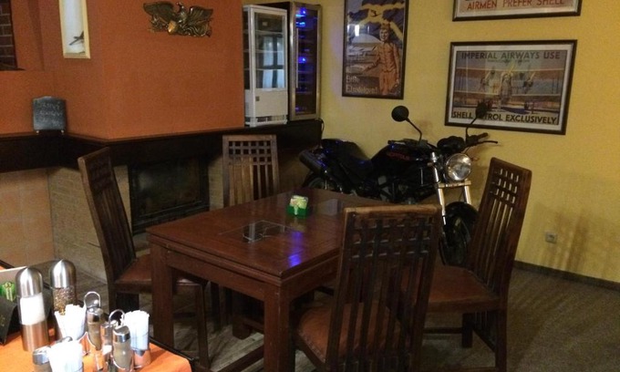 Knezeves Casa | Restaurace-Penzion U Pilota