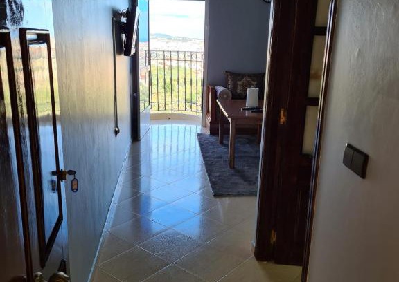 Beni Ansar Apartamento | Restaurante Cafe El Balcon