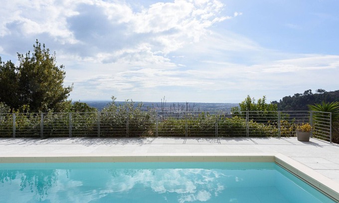 Strettoia Apartamento | Restelli Suite - Modern studio flat with shared garden and pool in Pietrasanta