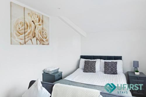 Woodthorpe Casa | Restful 3BR House - Hot Tub - Near Castle, QMC - City Centre & Trent Bridge - Free WiFi & Parking - Sleeps 6