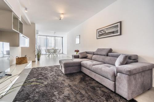 Msida Apartamento | Restful Retreat Modern apartment & large spaces
