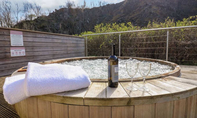 Bamburgh Cabaña | RESTHARROW LODGE, que admite mascotas, con jacuzzi en Bamburgh, Ref 997545
