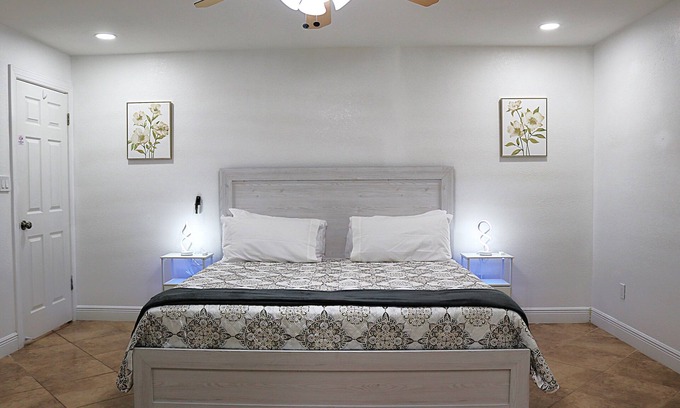 Limona Improvement Casa | Resting Oak-2bed/2bath full home with laundry and mini golf in Brandon