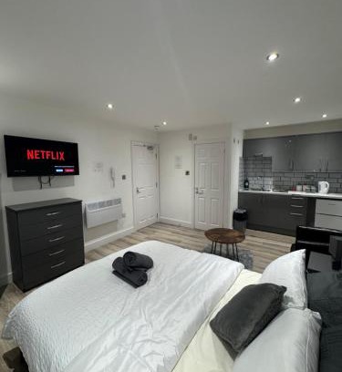 Sheffield Apartamento | Restoa Stay Modern Studio WiFi Parking Ensuite