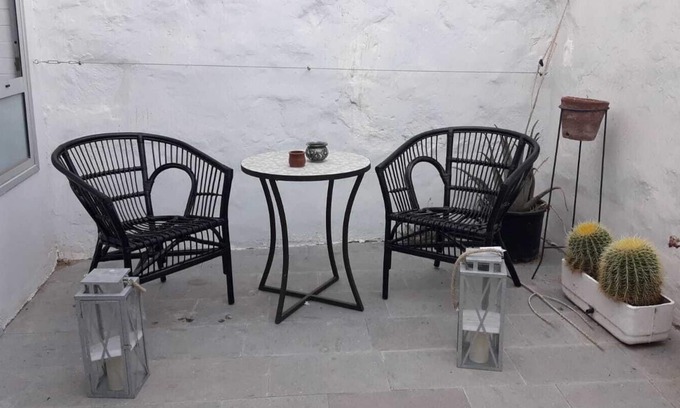 Ingenio Casa | Casa del siglo XVIII restaurada, terraza, jardin y huerto ecológico