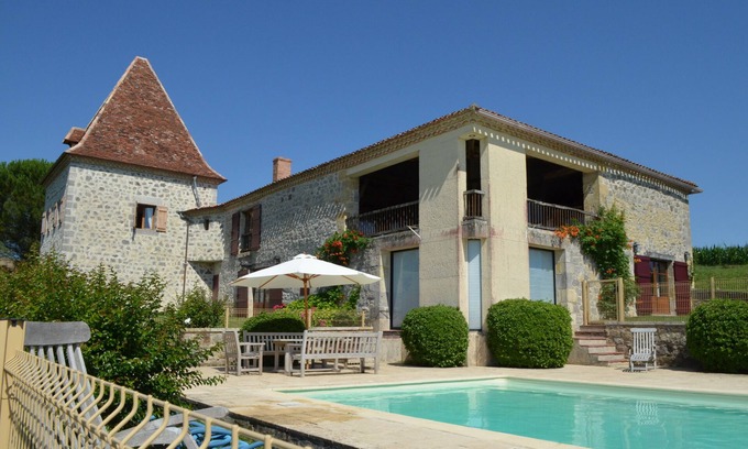 Francescas Casa | Elegante finca del siglo 18°. restaurada, con piscina y vista ( 300 grados).