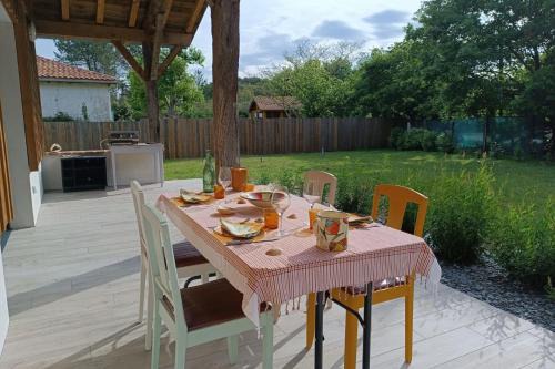 Leon Casa | Restored barn in its Landes airial