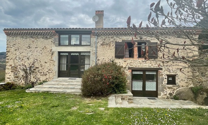 Saint-Ilpize Cabaña | Casa restaurada, 3 habitaciones, chimenea