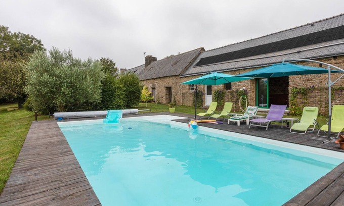 Querrien Casa | Espaciosa casa de vacaciones con jardín en Querrien, Francia