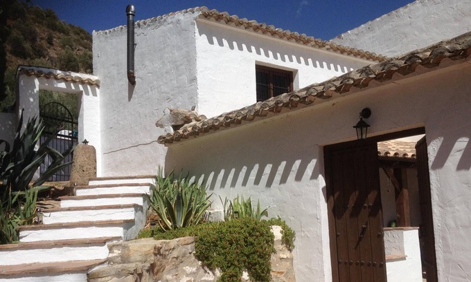 Algarinejo Otro | Finca restaurada con piscina privada situada en olivares cerca de un pequeño pueblo