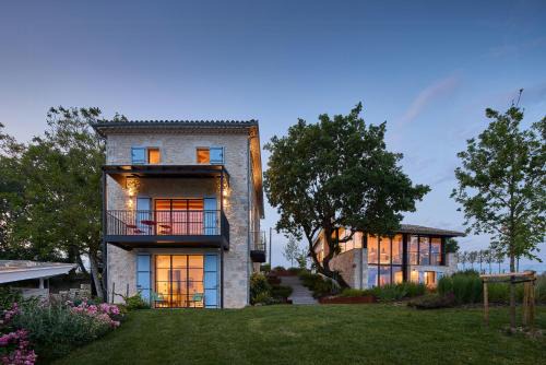 Montagudet Casa | Restored French Estate In Medieval Lauzerte