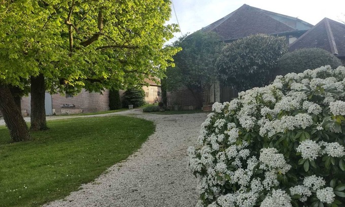 Albã Cama Y Desayuno | Restored Gustavian-style B&B in an old farmhouse