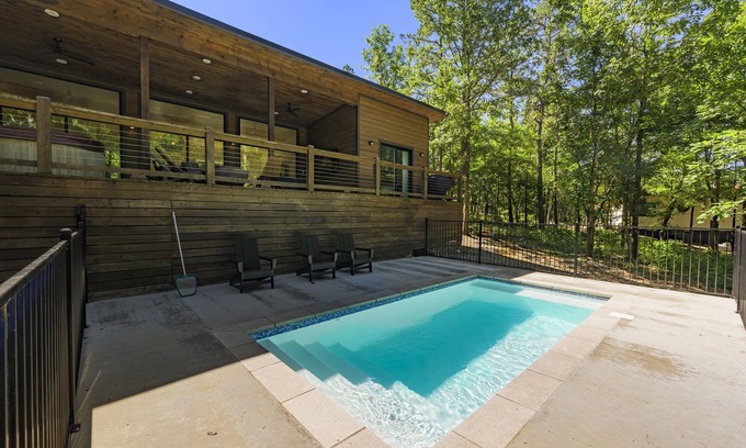 Broken Bow Cabina | Peaceful Summer Nights + Private Pool