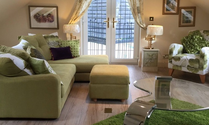 Ayr Cama Y Desayuno | Retreat at The Knowe Auchincruive Estate