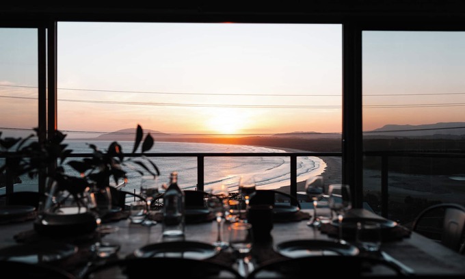 Gerroa Casa | Retreat by the Sea – Coastal Escape with Cozy Spa & Panoramic Ocean Sunset Views