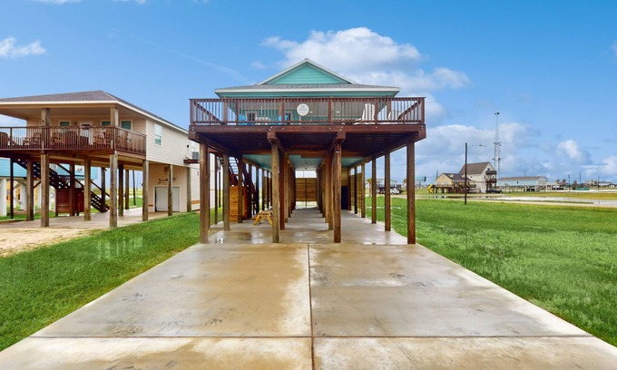 San Luis Casa | Retreat | Gulf Views | Large Deck | Group Ready