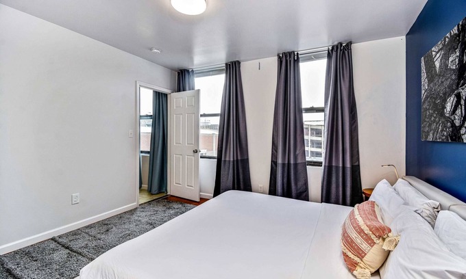 Chinatown Apartamento | Retreat in a Stylish 2B Apartment