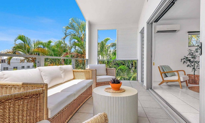 Alexandra Headland Casa | Retreat in the Heart of Alex - 3BR sleeps 11, Pool