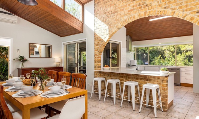 Fingal Bay Casa | Retreat on Pebble – Stay 3, Pay 2!