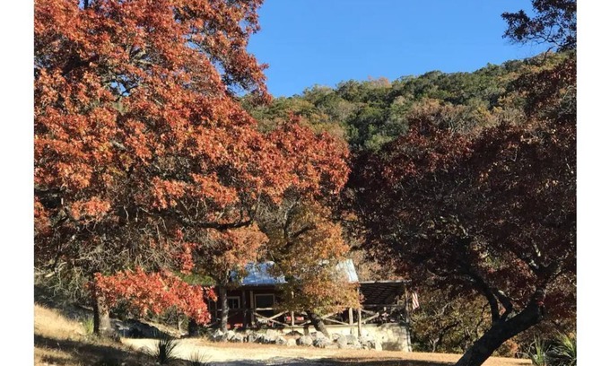Leakey Cabina | Retreat To Mill Creek Canyon, Leakey TX