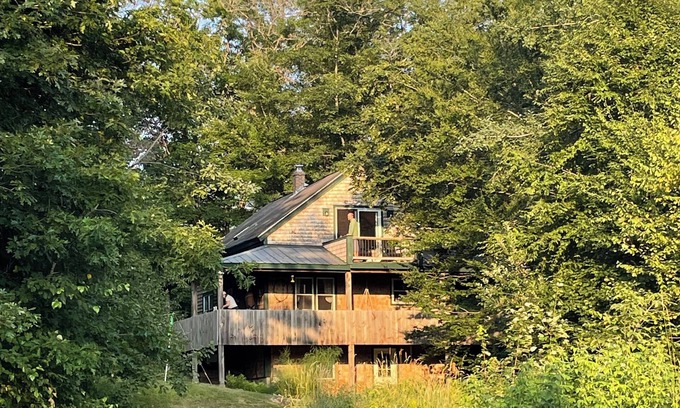 Fryeburg Cabina | Retreat to this 3-bedroom cabin in Stow