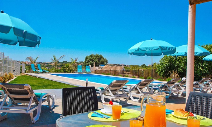 Pata de Cima Villa | Family Villa w/ Heatable Pool & Zen Vibes