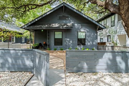 South River City Casa | Retro Austin Home S Congress Ave