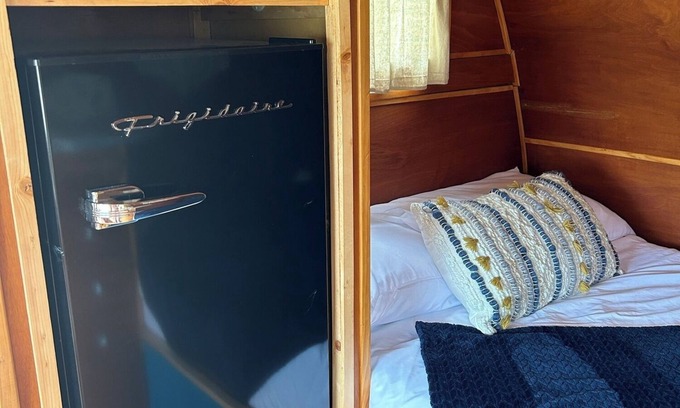 Lava Hot Springs Casa | Retro Camper full size bed