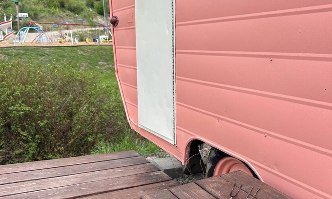 Lava Hot Springs Casa | Retro Camper full size bed