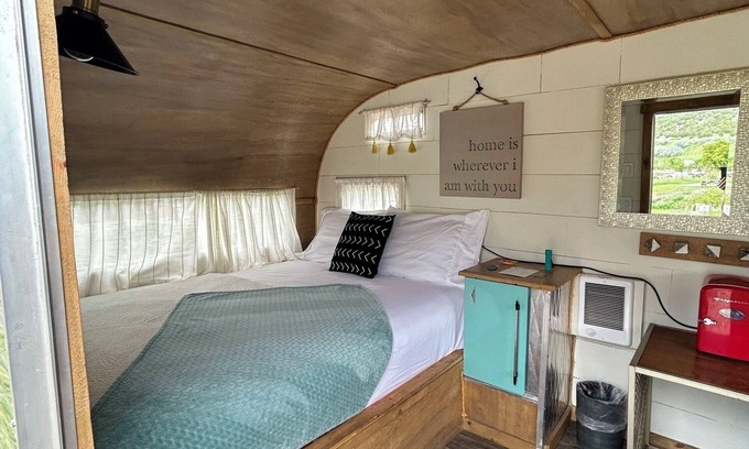 Lava Hot Springs Casa | Retro Camper Queen size bed