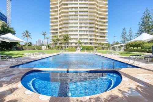 Main Beach Apartamento | Retro Main Beach Hidden Gem with Waterfront Views