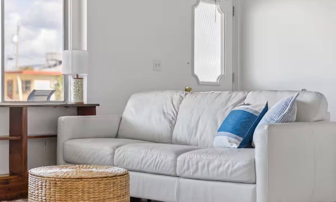 Laurel Casa | Retro Reef! Walk to Beach, Boats +Restaurants!