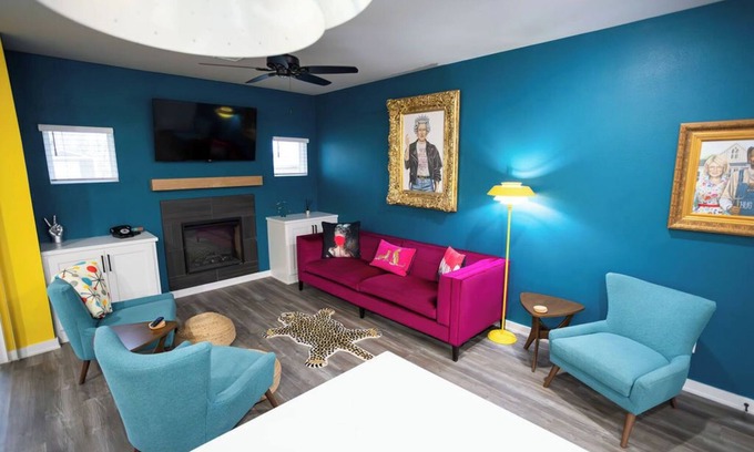 Broken Arrow Casa | Retro Rose Retreat - Walk to the Broken Arrow Rose District